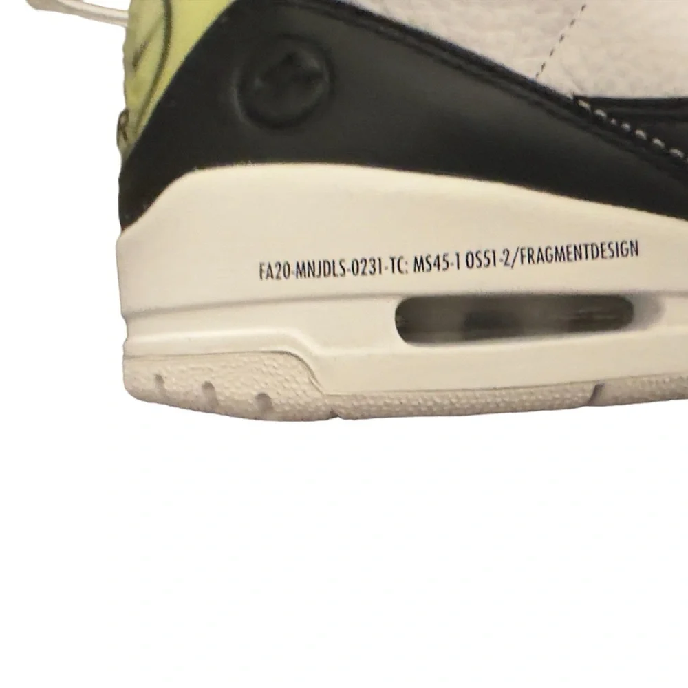 Jordan 3 retro Fragment (yellowing heel tab) Men’s 7/Women’s 9